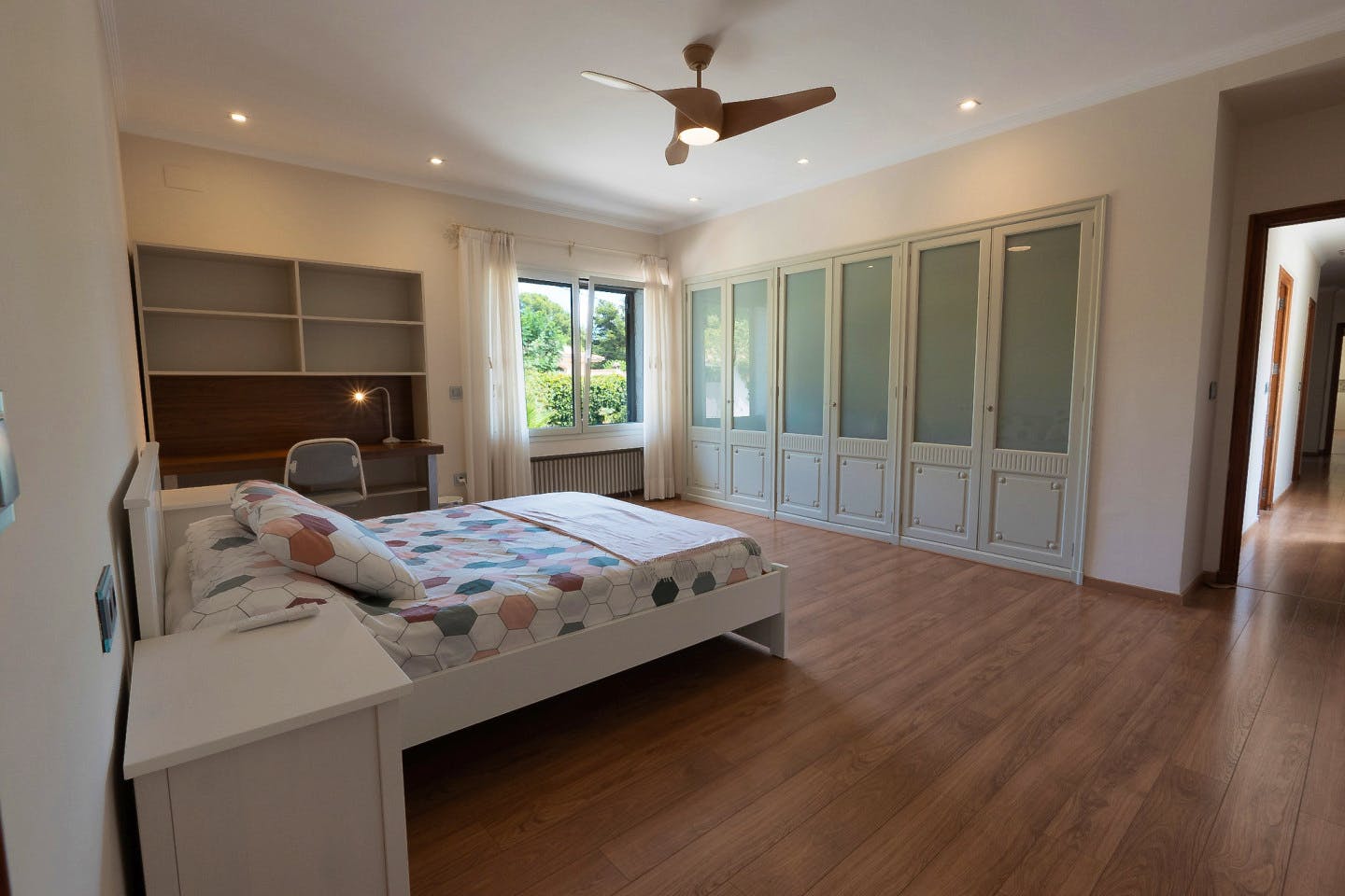 Gorgeous home near La Vallesa Subway Station