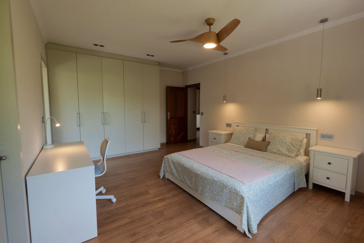 Gorgeous home near La Vallesa Subway Station