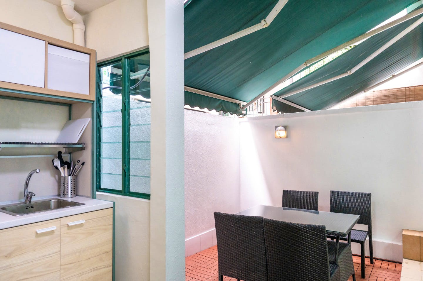 Charming townhouse apartment near Bedok Mkt Pl Bus Stop