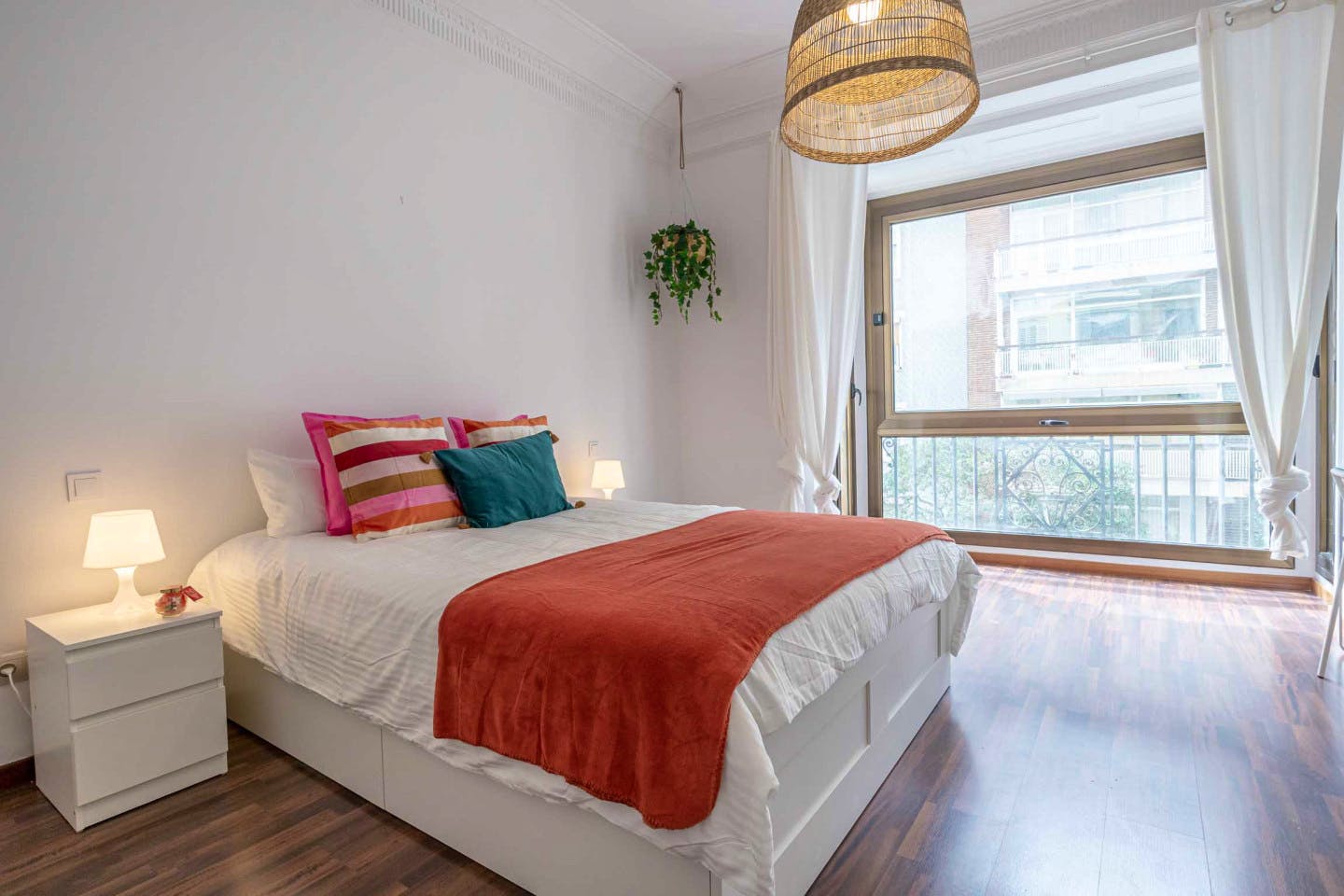 Stunning apartment near Mercat Galvany Market