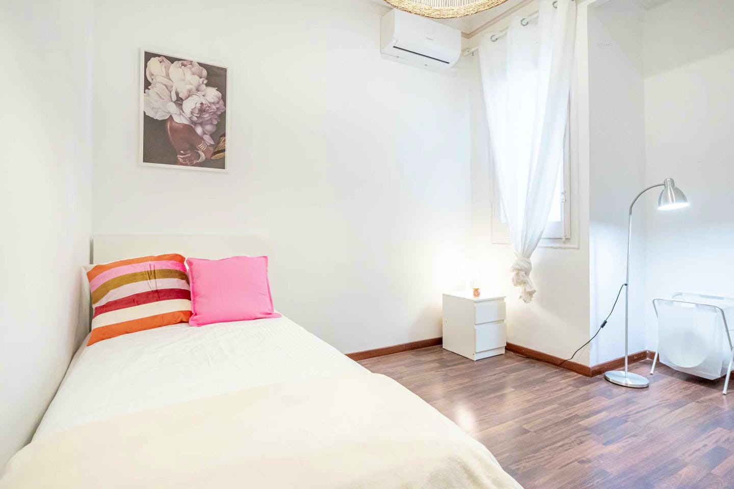 Stunning apartment near Mercat Galvany Market