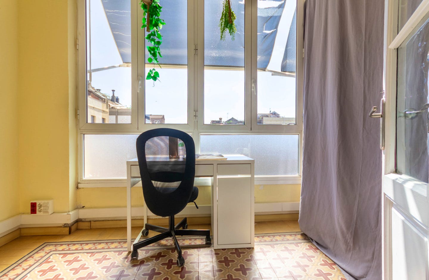 Brilliant apartment nearby the Hospital Clínic Metro Station