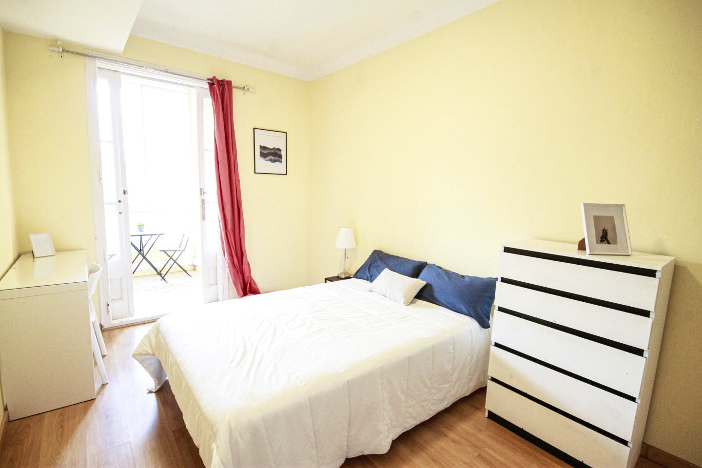 Brilliant apartment nearby the Hospital Clínic Metro Station