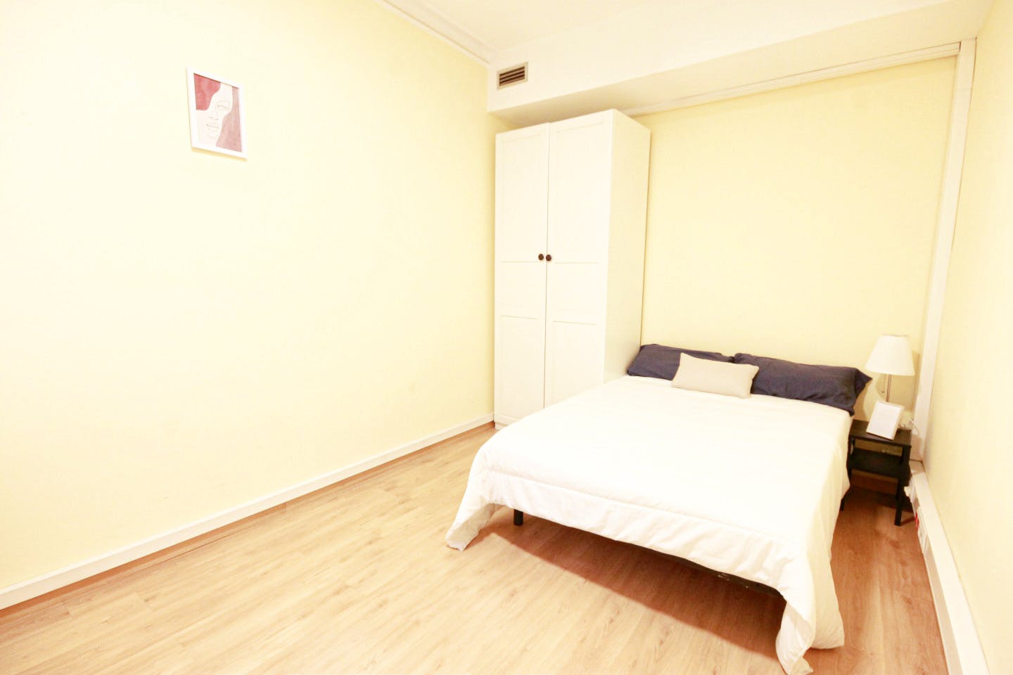 Brilliant apartment nearby the Hospital Clínic Metro Station