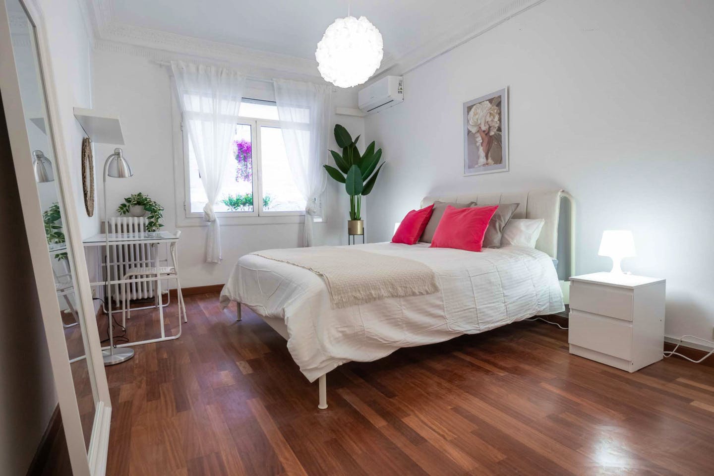 Stylish apartment near Mercat Galvany