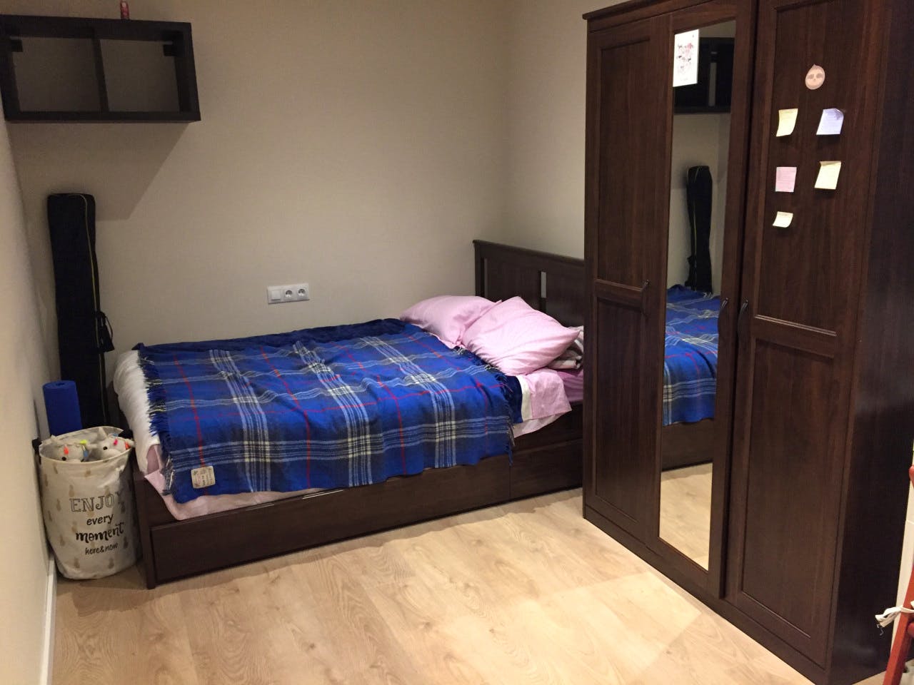 Renovated apartment near Urgell Metro Station