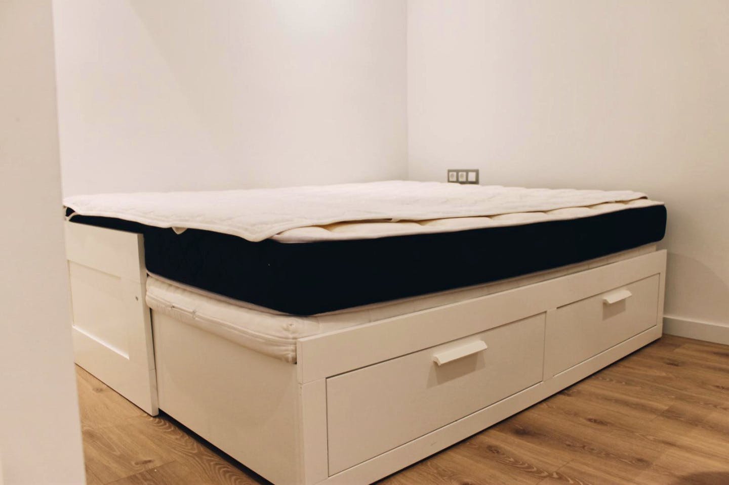 New apartment 5 minutes from Les Corts Metro Station (L3)