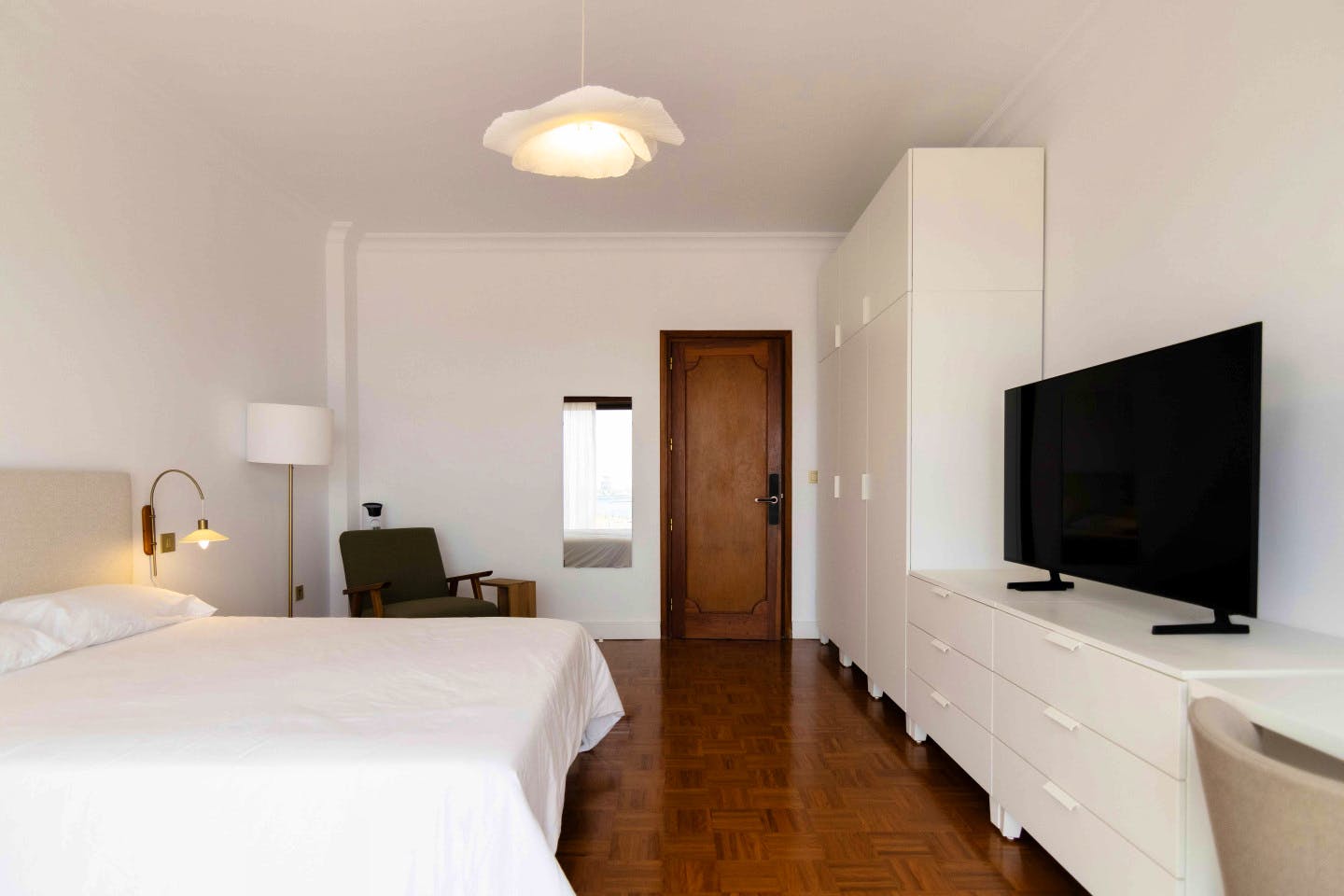 Vibrant house near Paseo de La Cornisa Bus Station