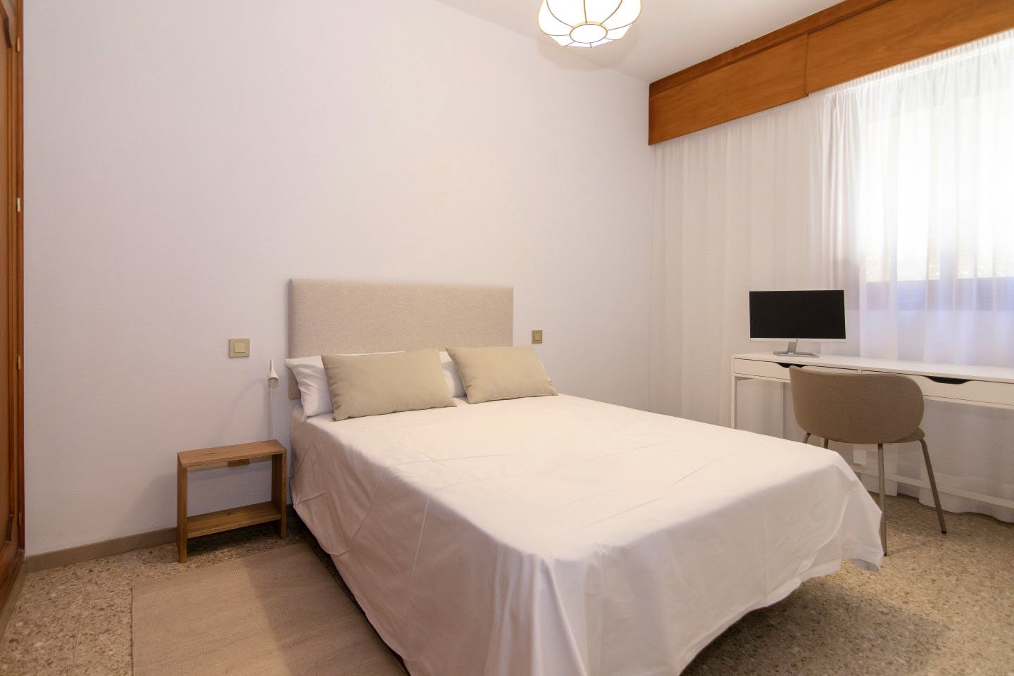 Vibrant house near Paseo de La Cornisa Bus Station