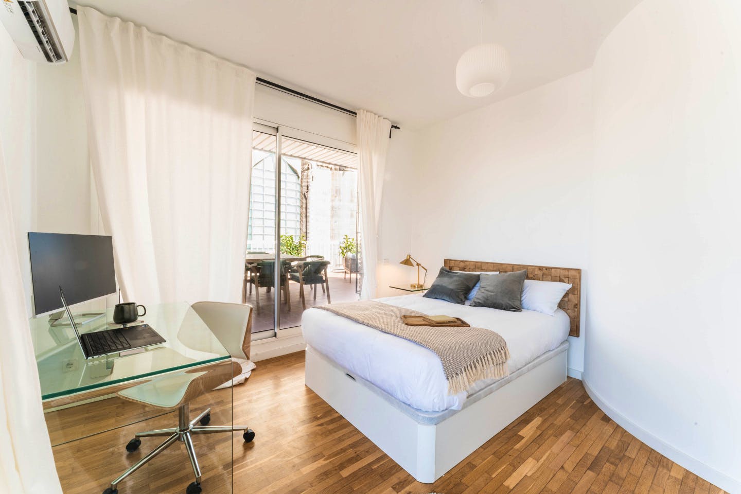 Stylish apartment near Plaça de la Sagrada Família