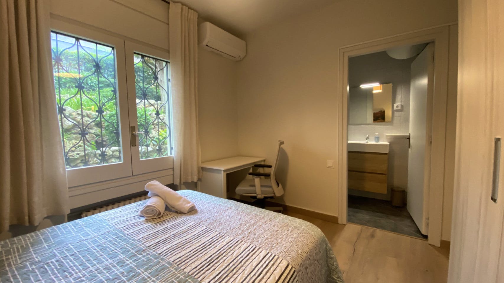Gorgeous house 10 min from the International University of Catalonia (UIC)