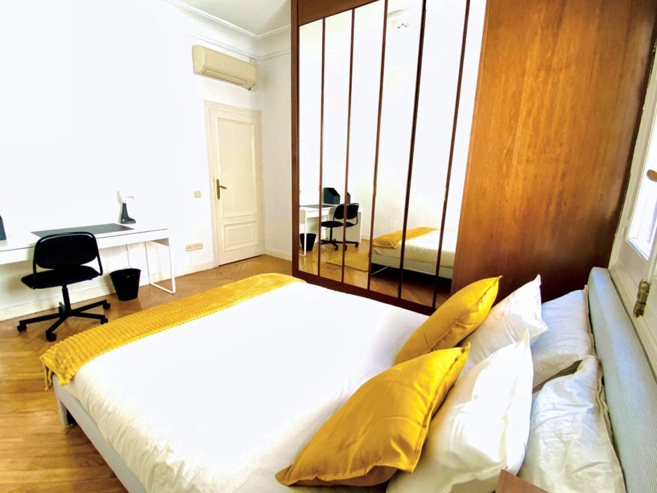 Modern 7-Room Coliving Space in Prime Salamanca Near Retiro Park
