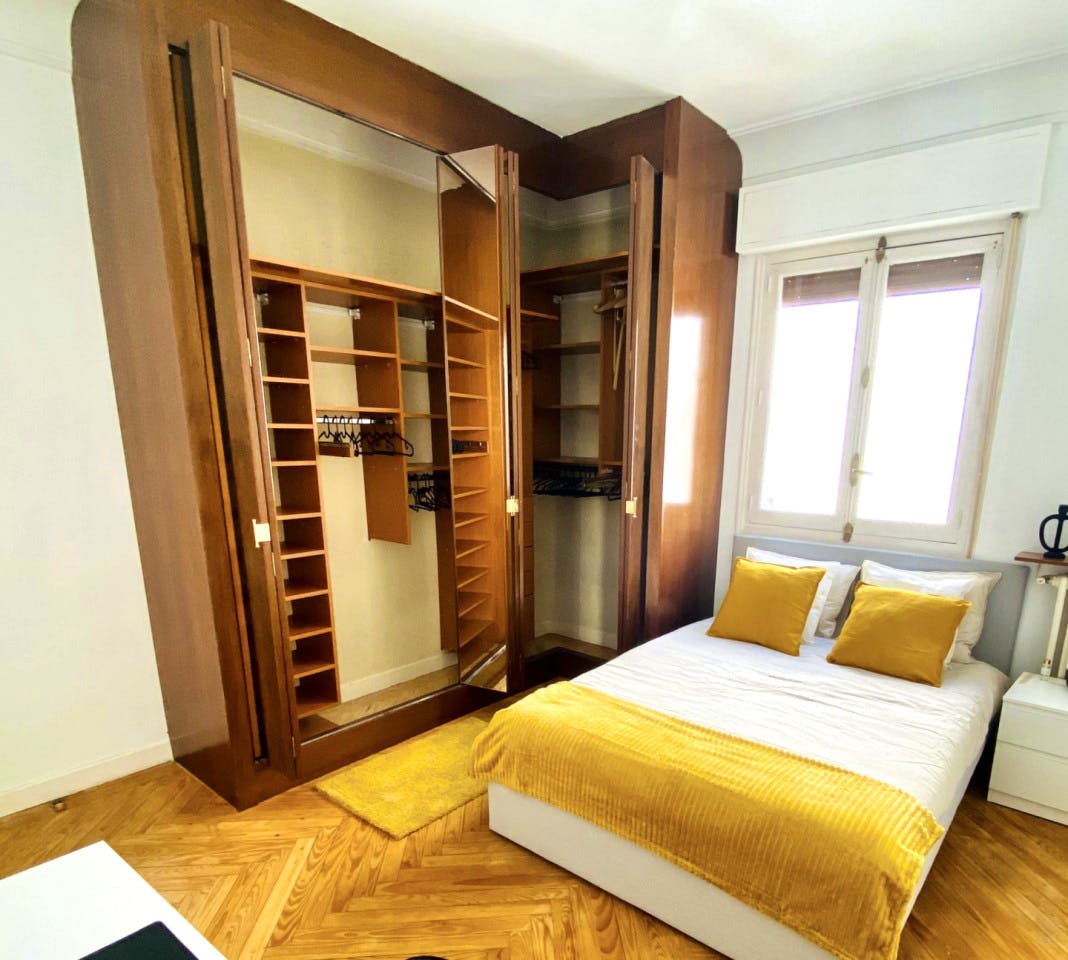 Modern 7-Room Coliving Space in Prime Salamanca Near Retiro Park