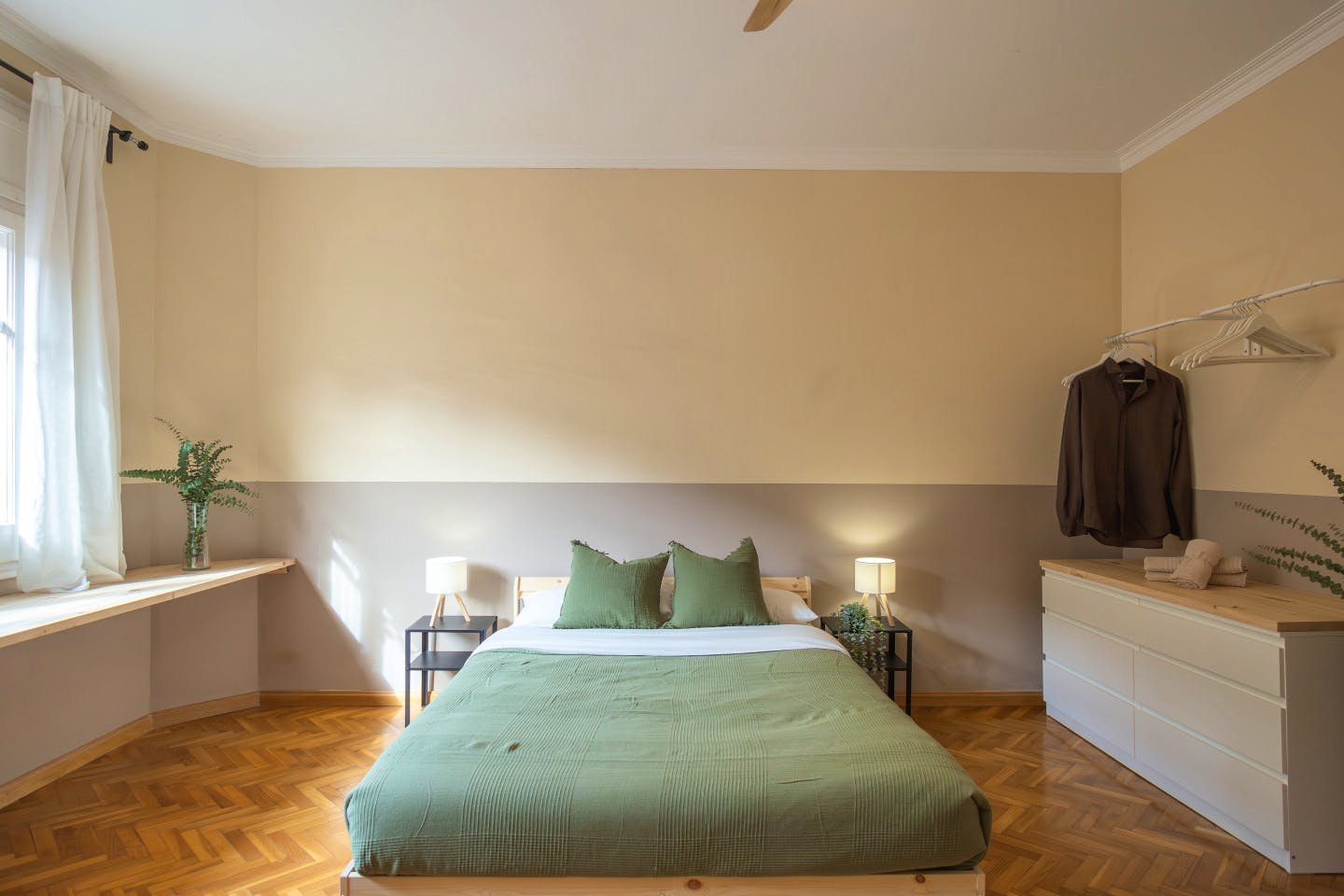 Elegant Coliving Space in Prime Sant Gervasi with Scenic Surroundings