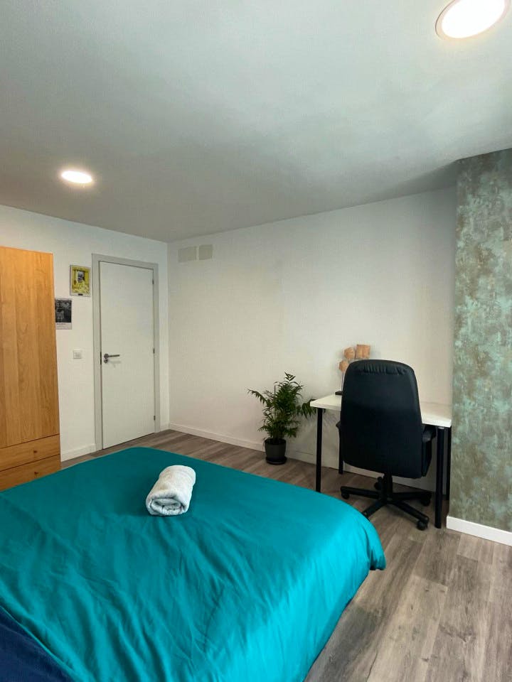 Vibrant Coliving Space for Nomads in Charming La Isleta, Las Palmas