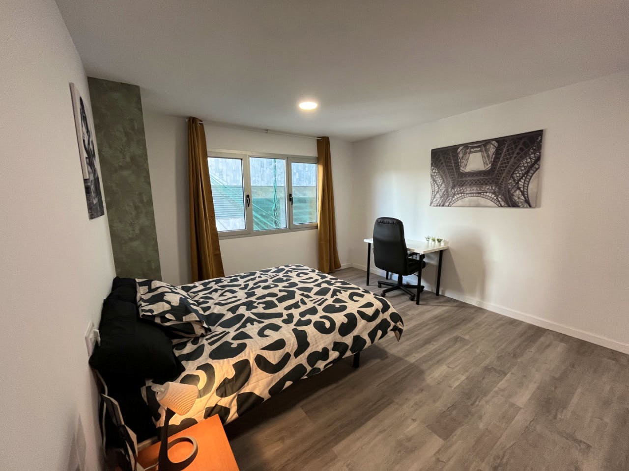 Vibrant Coliving Space for Nomads in Charming La Isleta, Las Palmas