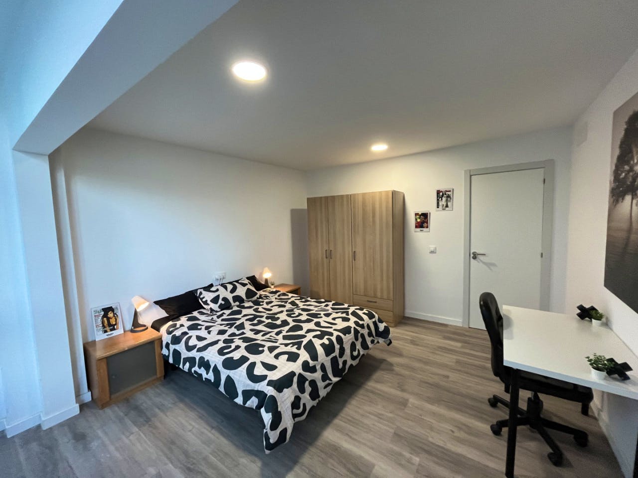 Vibrant Coliving Space for Nomads in Charming La Isleta, Las Palmas