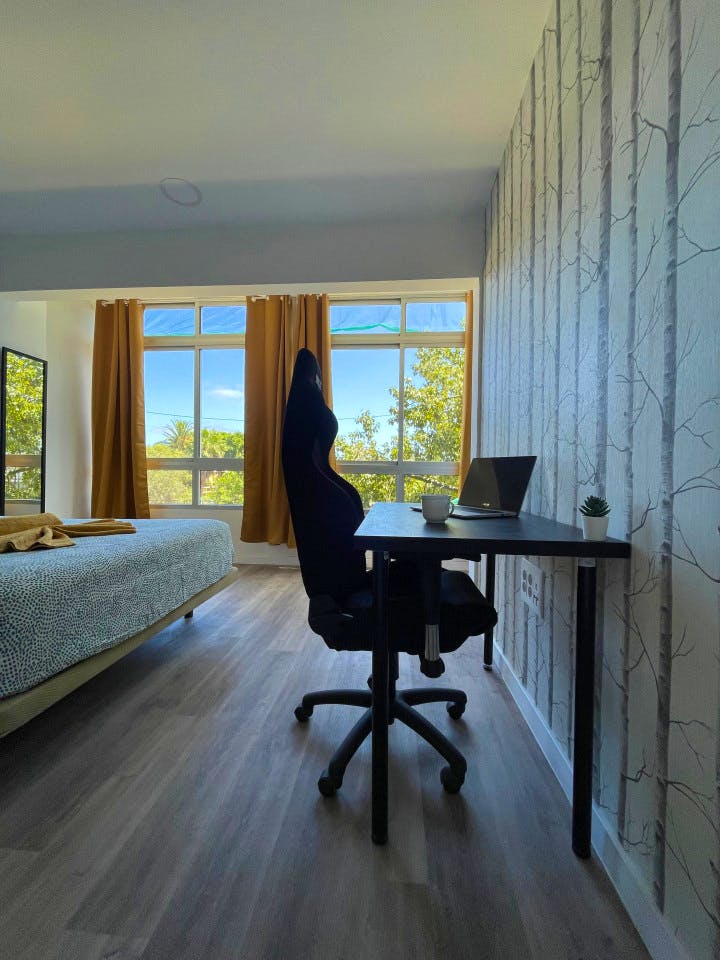 Vibrant Coliving Space for Digital Nomads in Authentic La Isleta