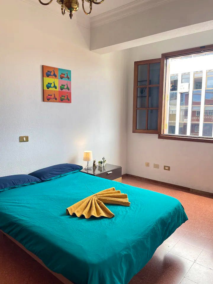 Spacious Coliving Oasis for Nomads in Lively Santa Catalina