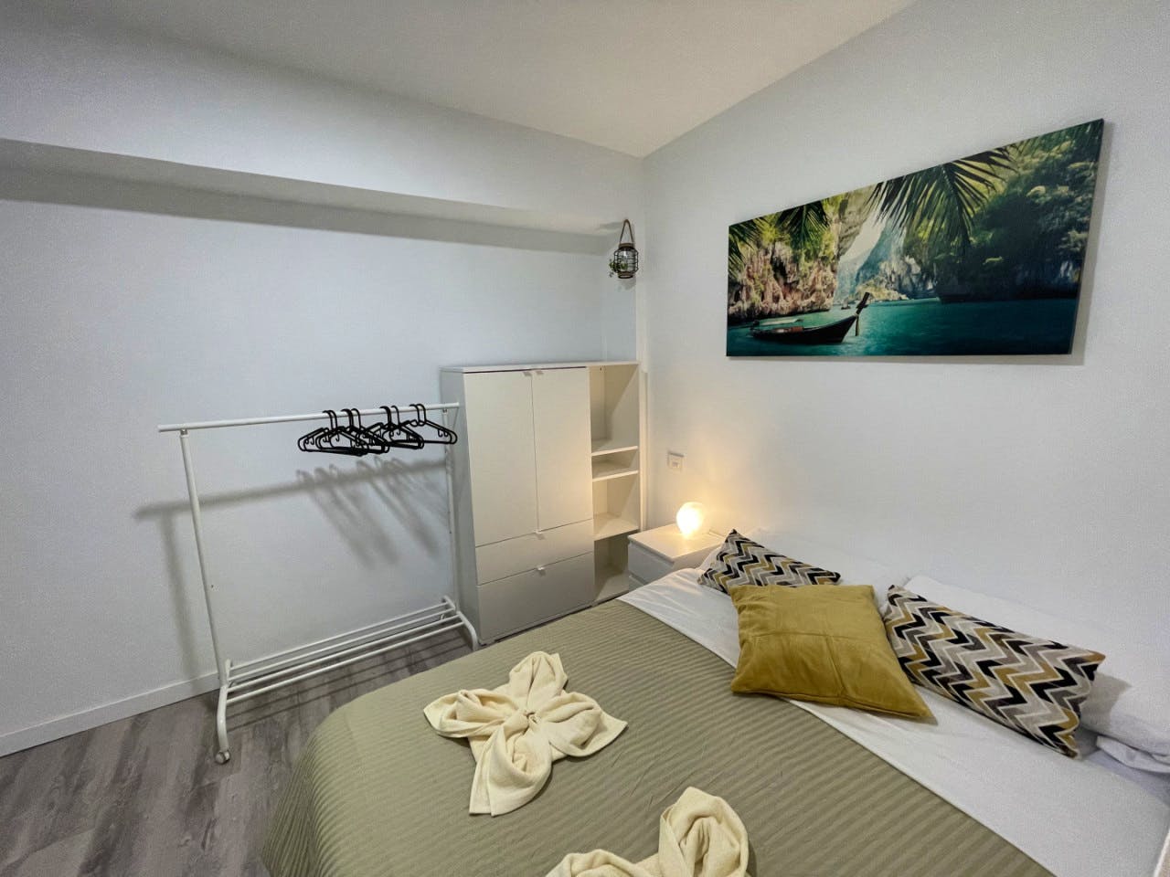 Spacious Coliving for Digital Nomads in Charming Triana, Las Palmas