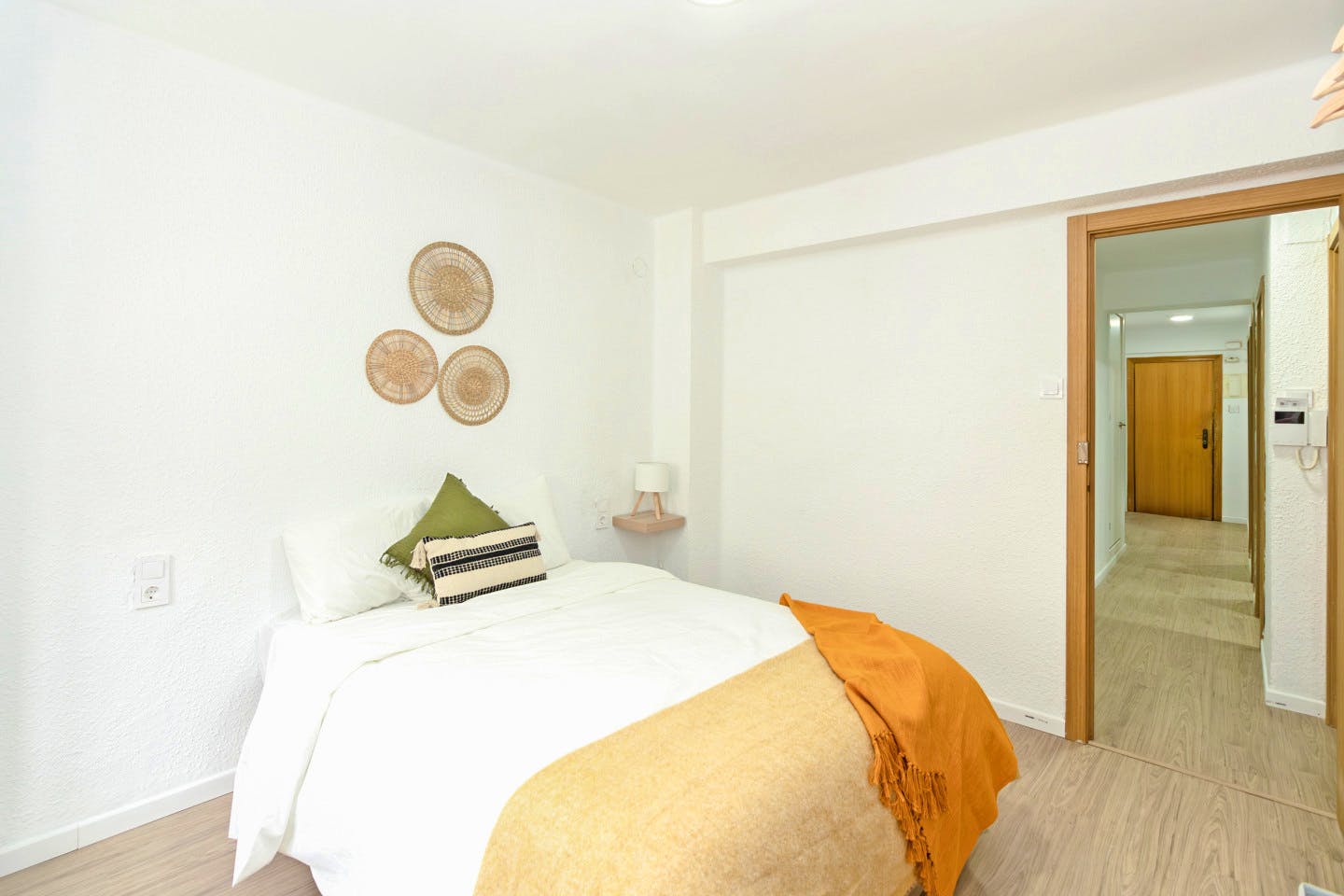 Vibrant Coliving Community in Coastal Poblados Marítimos, Valencia