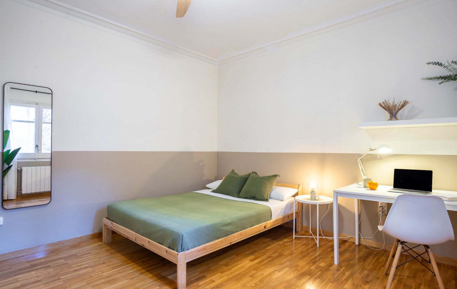 Elegant Coliving Space in Prime Sant Gervasi with Scenic Surroundings