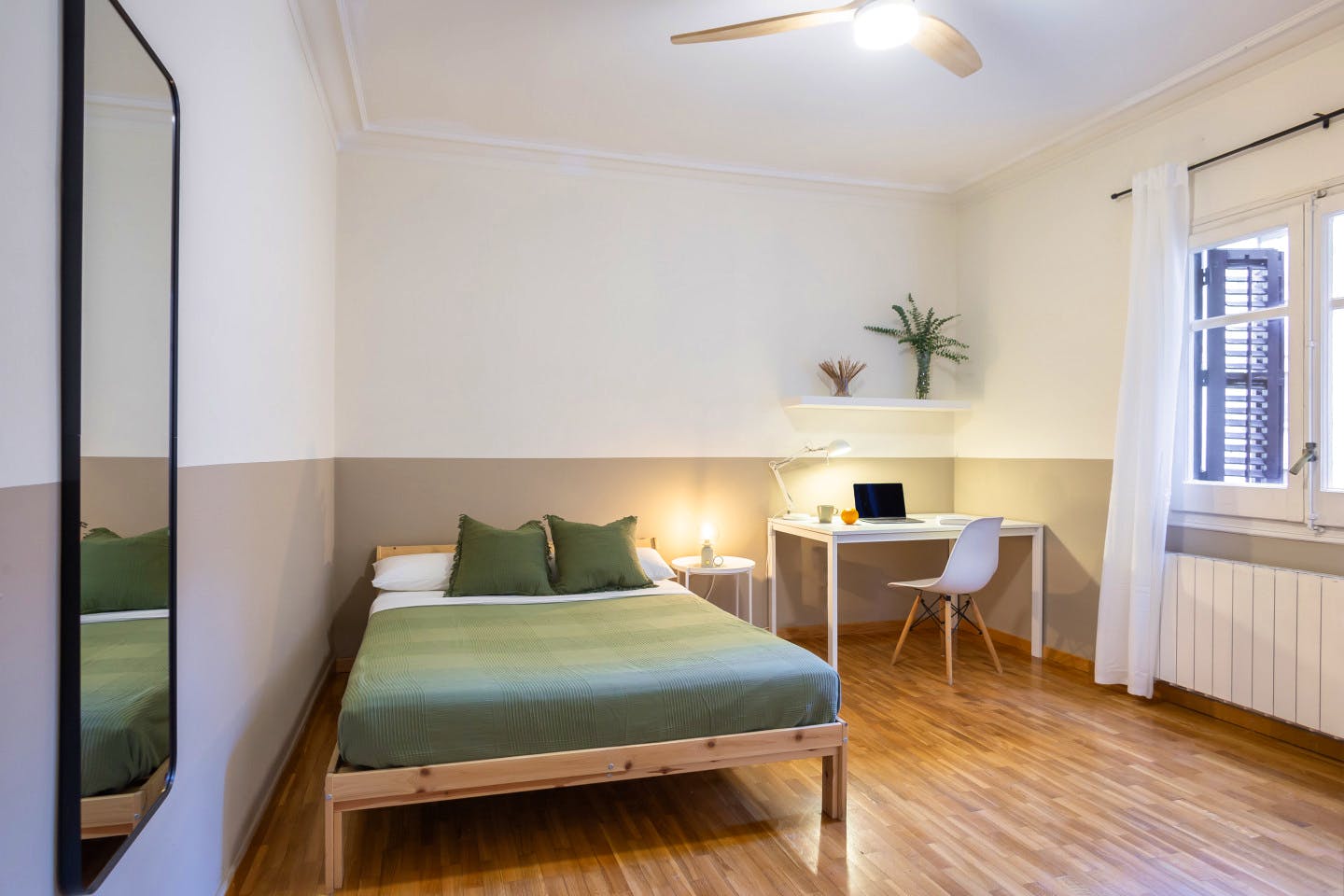 Elegant Coliving Space in Prime Sant Gervasi with Scenic Surroundings