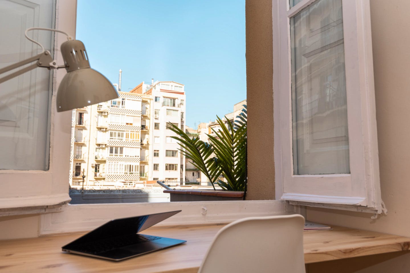 Spacious Designer Coliving Flat with Concierge in Vibrant Eixample