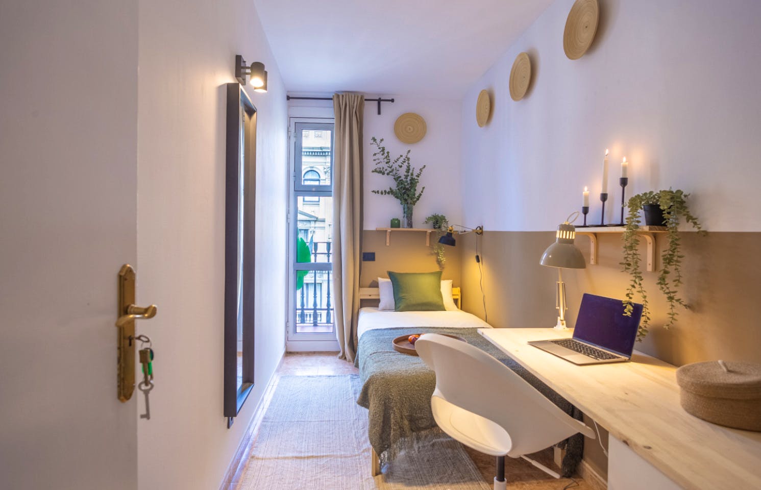 Chic Coliving Apartment in Prime L'Eixample, Steps from Culture and Cuisine