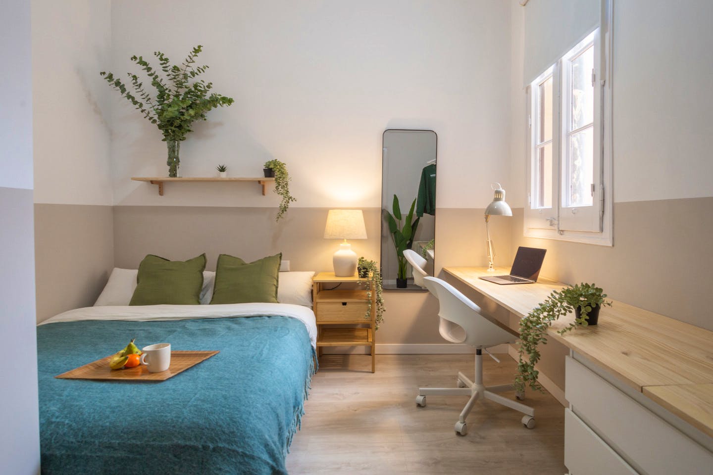 Modern Coliving Oasis with Vintage Charm in Authentic Sant Andreu