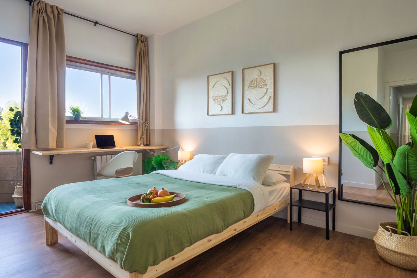 Brightly Renovated Coliving Space with Scenic Views in Elegant Sarrià-Sant Gervasi