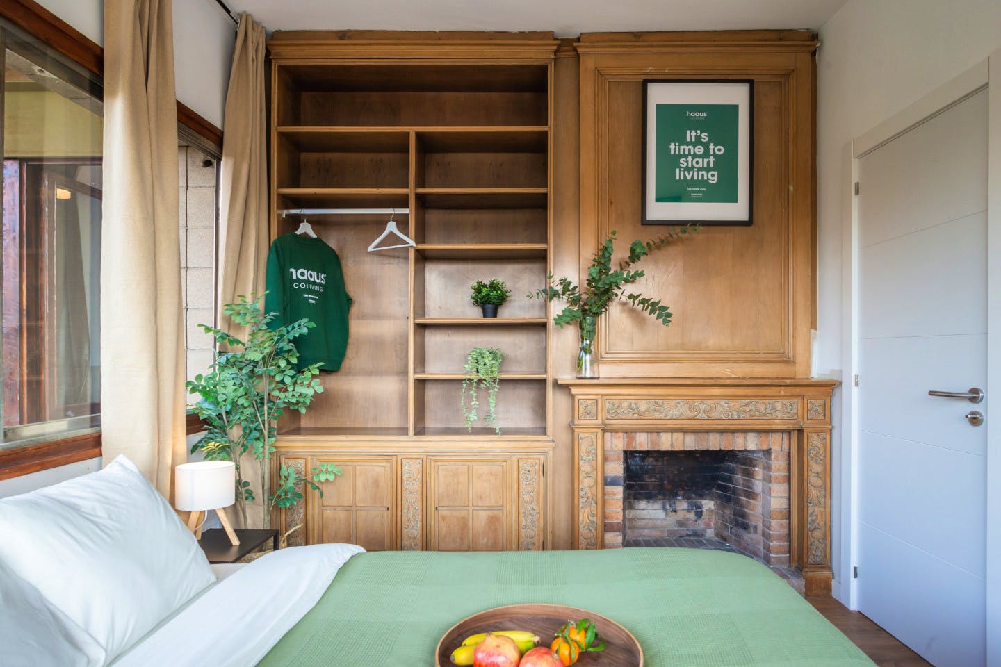 Brightly Renovated Coliving Space with Scenic Views in Elegant Sarrià-Sant Gervasi