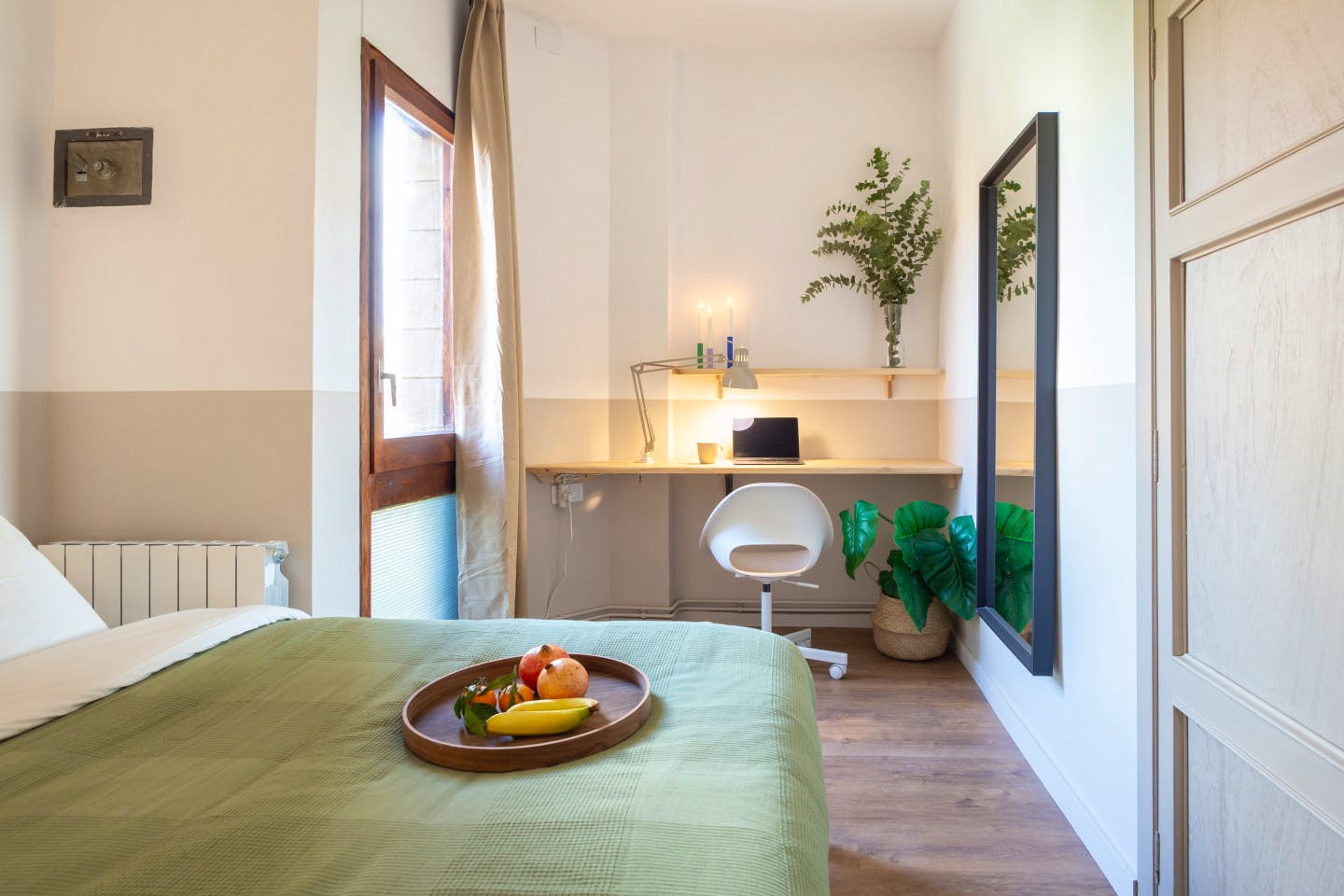 Brightly Renovated Coliving Space with Scenic Views in Elegant Sarrià-Sant Gervasi