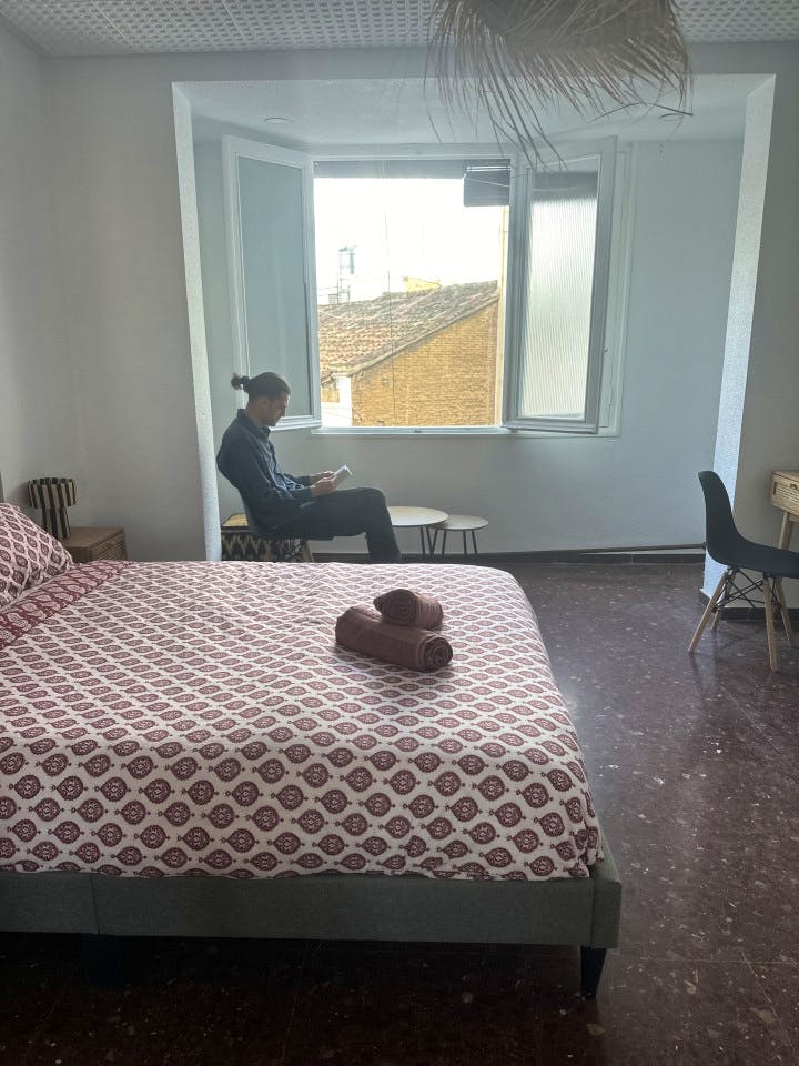 Vibrant Coliving Community for Digital Nomads in Central Valencia's L'Eixample
