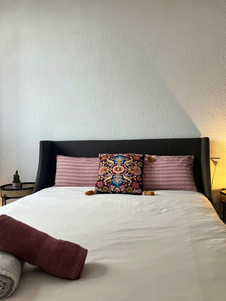 Vibrant Coliving Community for Digital Nomads in Central Valencia's L'Eixample