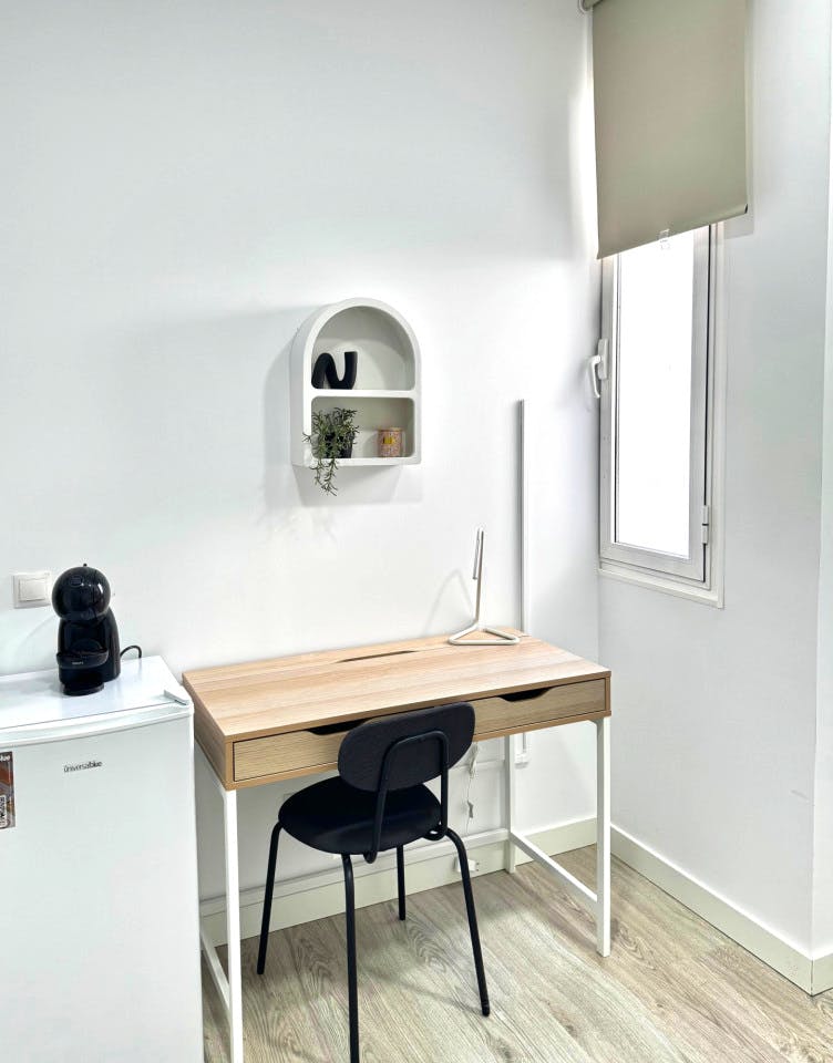 Spacious Coliving Apartment with Terrace in Vibrant Chamberí