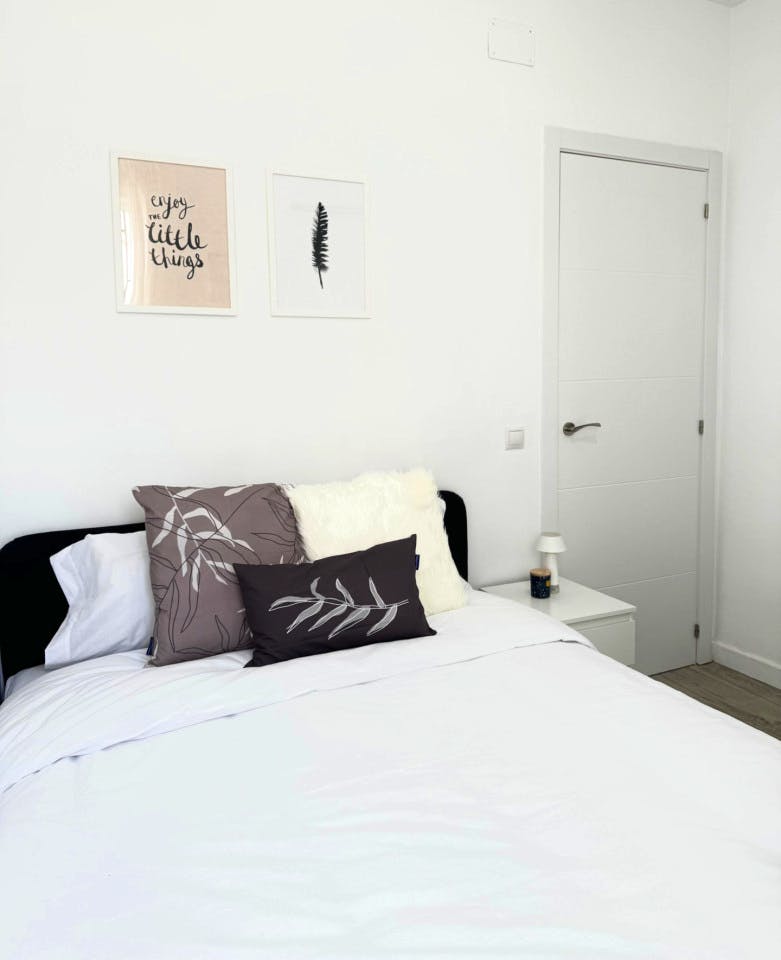 Spacious Coliving Apartment with Terrace in Vibrant Chamberí