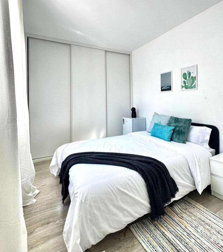 Spacious Coliving Apartment with Terrace in Vibrant Chamberí