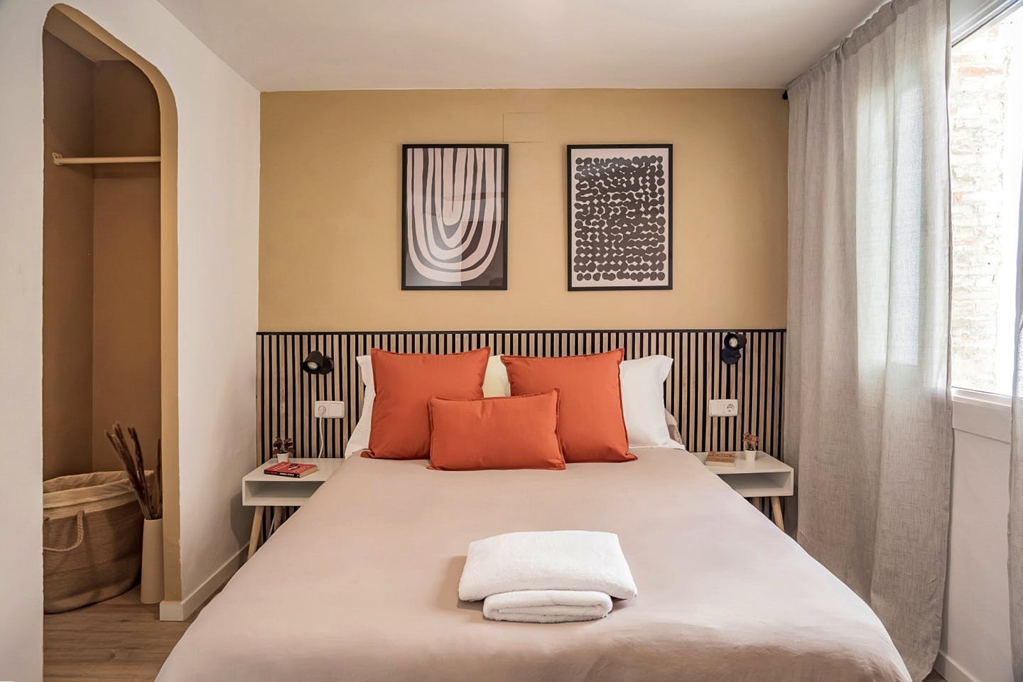 Renovated & Stylish apartment in El Born