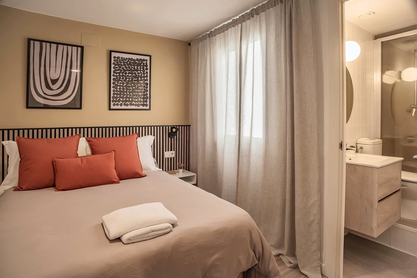 Renovated & Stylish apartment in El Born