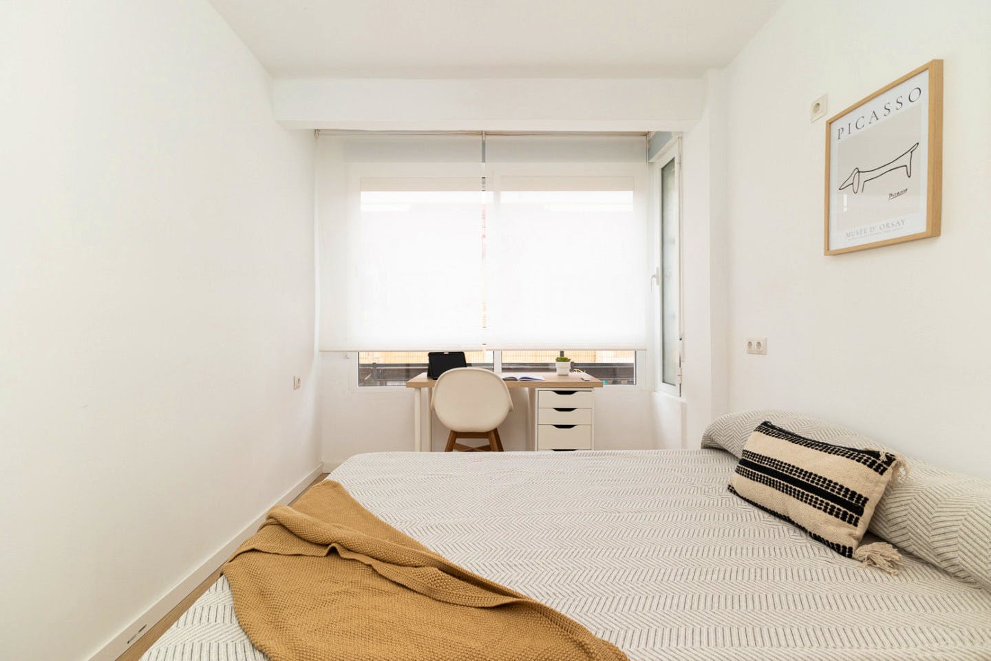 Vibrant Coliving Community in Tranquil Camins al Grau, Valencia