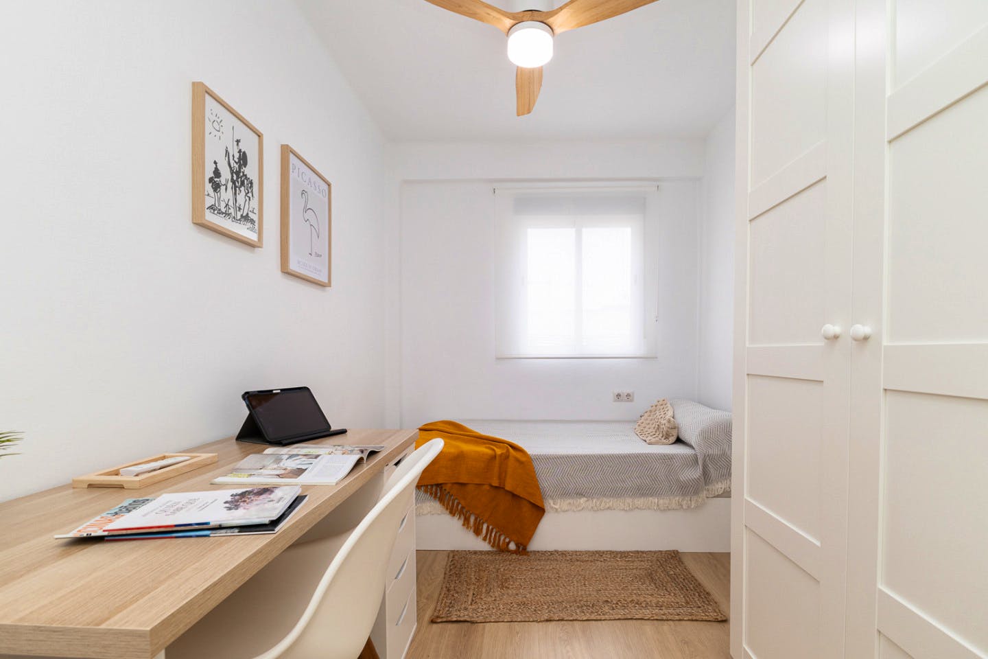 Vibrant Coliving Community in Tranquil Camins al Grau, Valencia