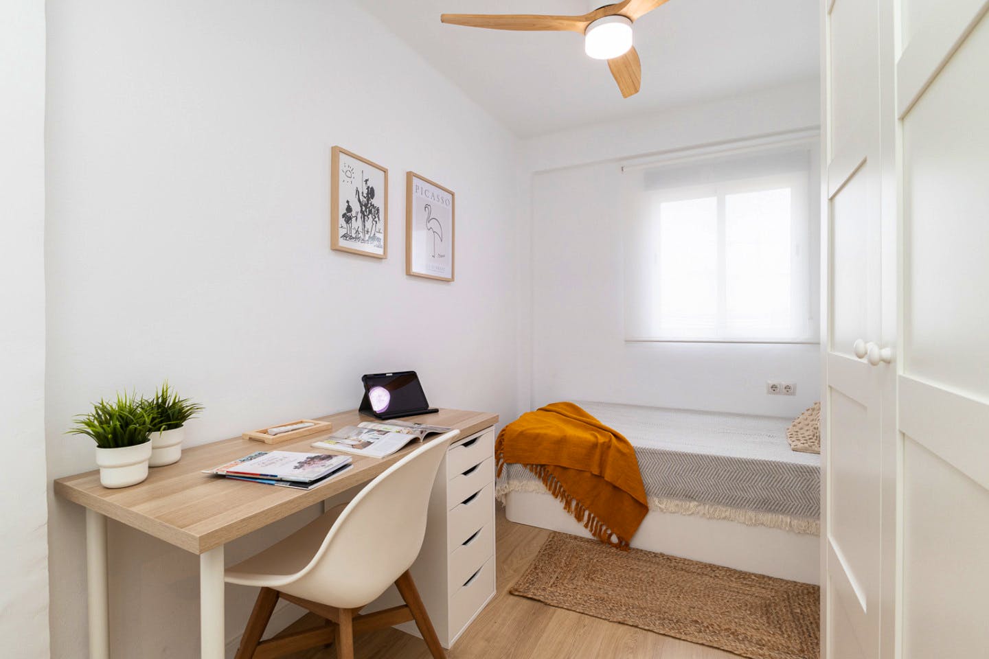 Vibrant Coliving Community in Tranquil Camins al Grau, Valencia
