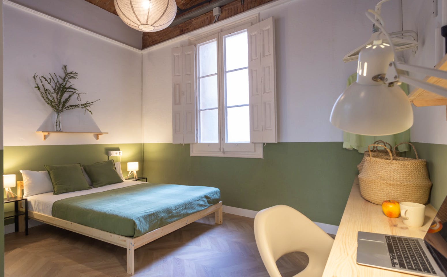 Spacious and Historic Coliving Apartment in the Heart of Ciutat Vella