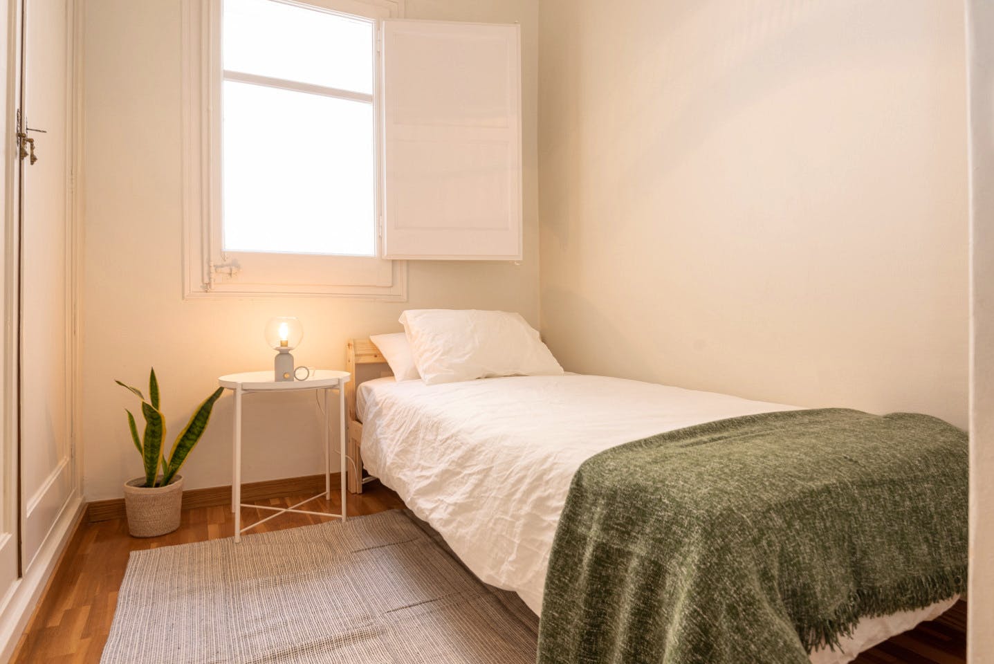 Luxurious Penthouse Coliving with Terraces in Elegant Sant Gervasi