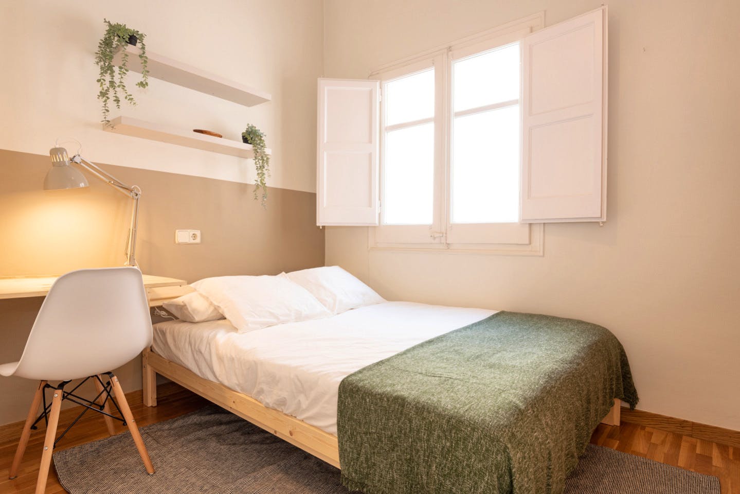 Luxurious Penthouse Coliving with Terraces in Elegant Sant Gervasi