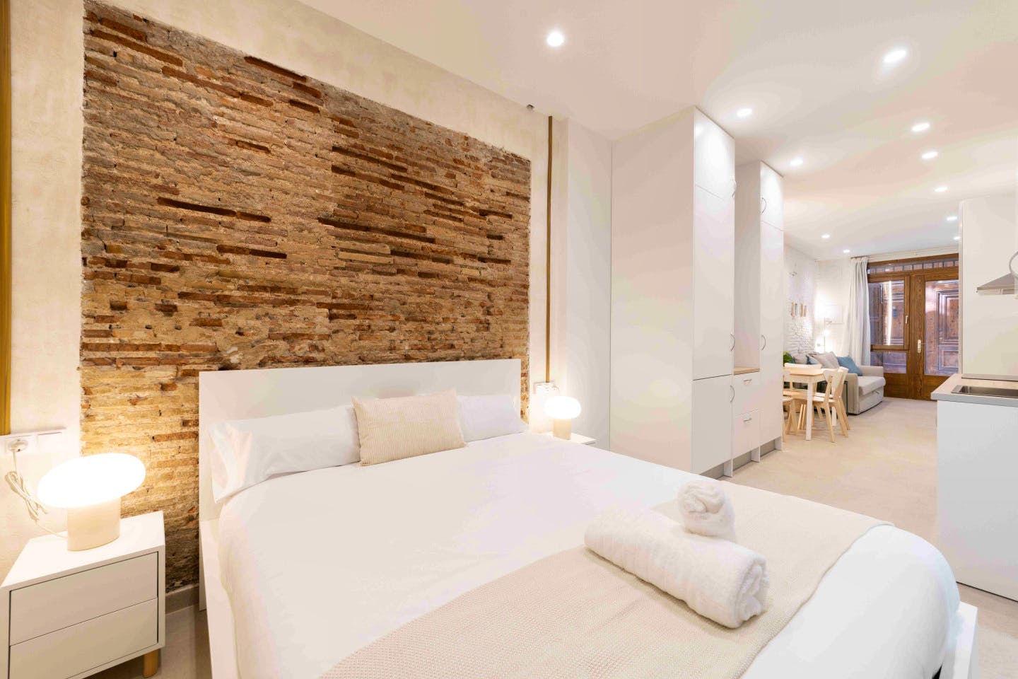 Gorgeous apartment near Central Market