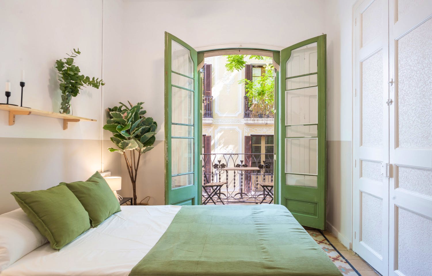 Designer Coliving Flat in Vibrant Sant Andreu, Barcelona